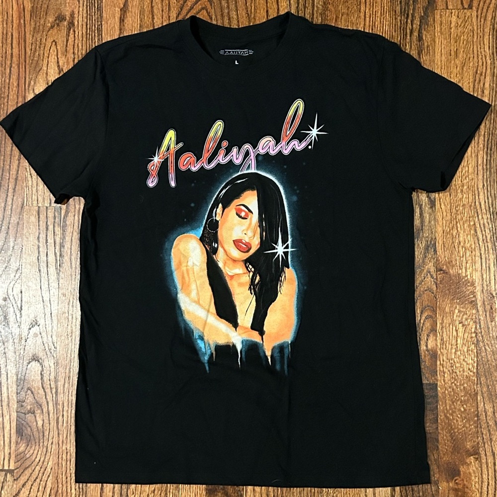 Aaliyah Tshirt from Urban Outfitters size L